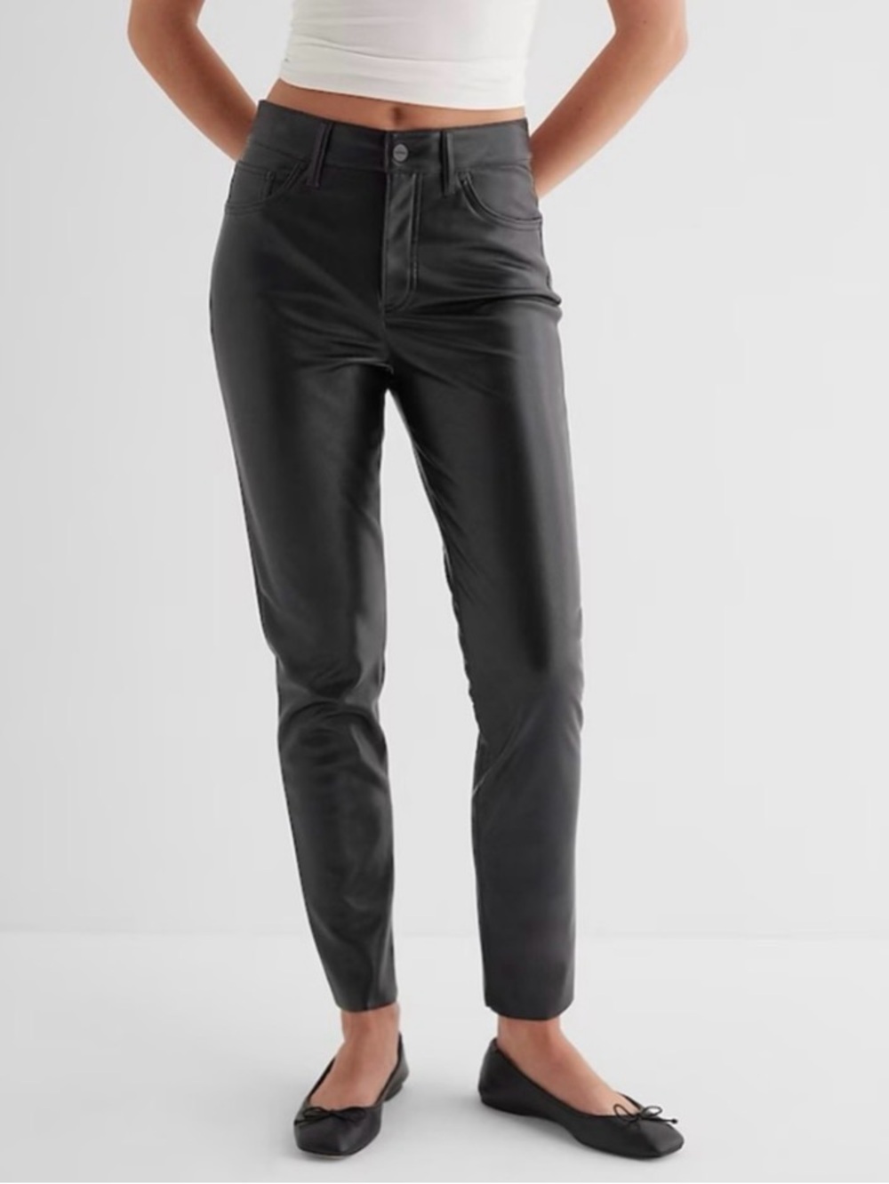 Express 90s skinny high rise black pleather jeans size 4 short new with tags